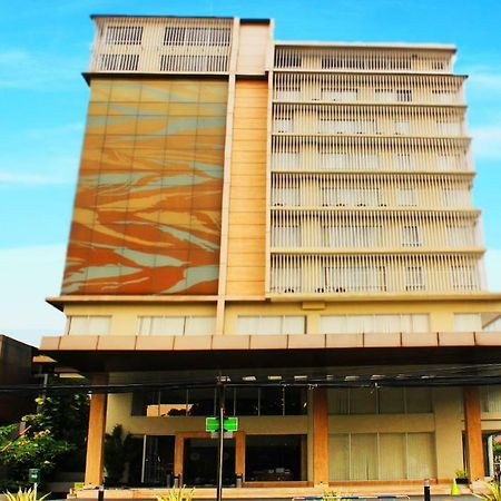 Arch Hotel Bogor Kültér fotó