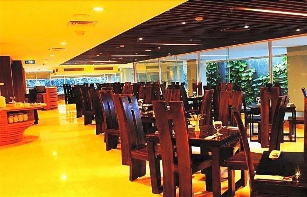 Arch Hotel Bogor Kültér fotó