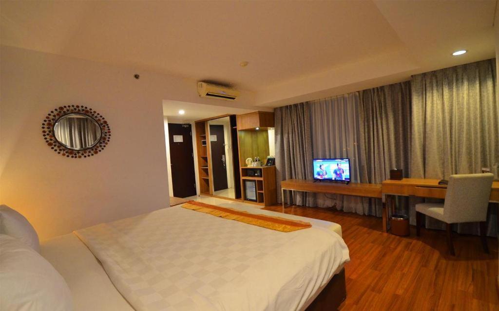 Arch Hotel Bogor Kültér fotó