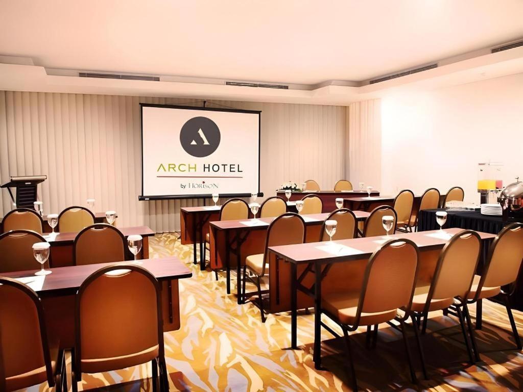 Arch Hotel Bogor Kültér fotó