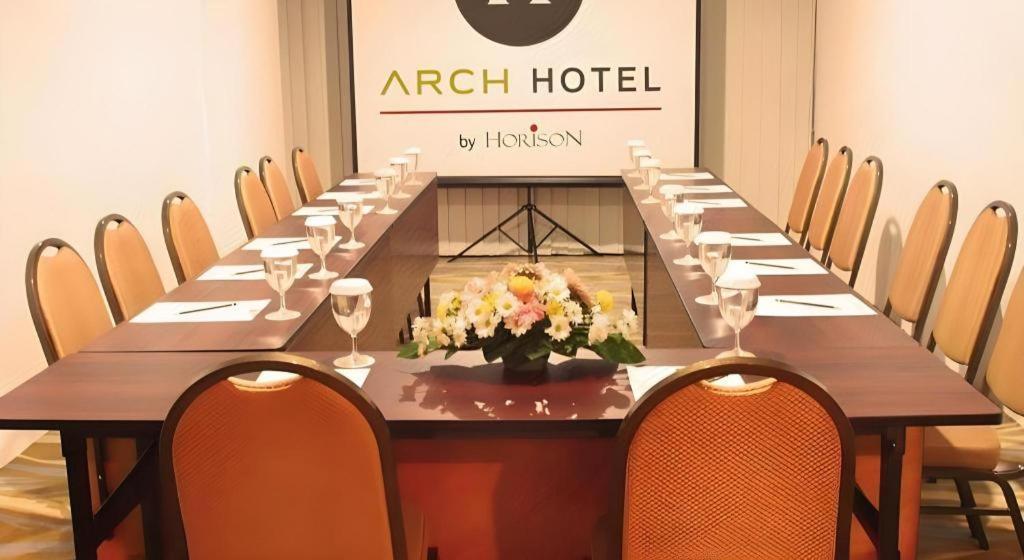 Arch Hotel Bogor Kültér fotó