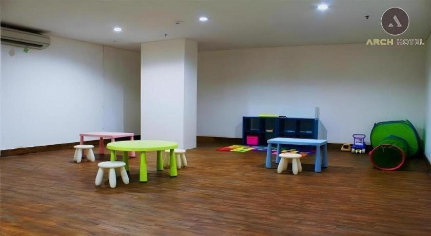 Arch Hotel Bogor Kültér fotó
